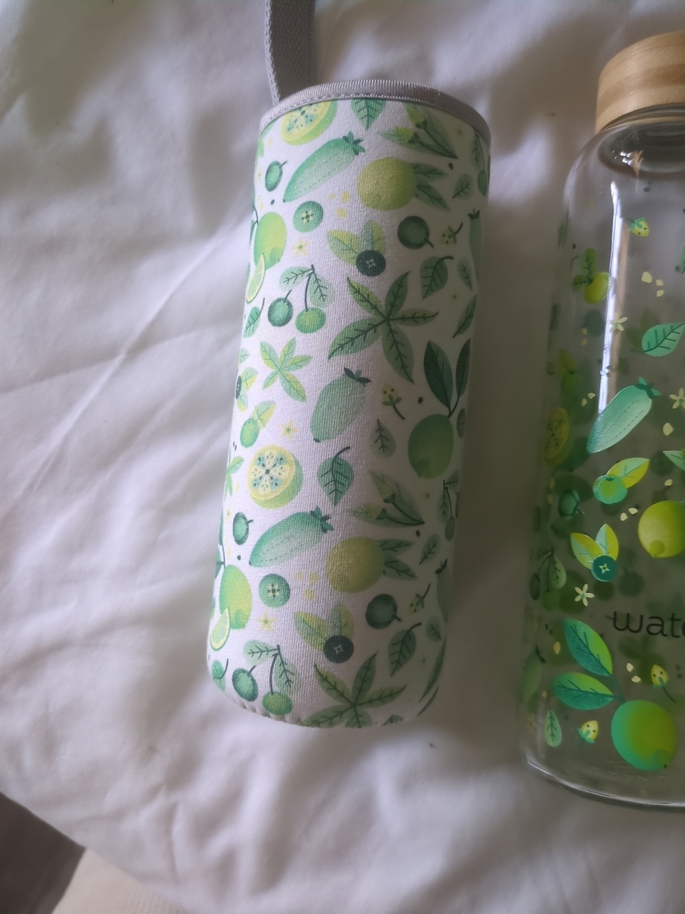Water Drop Green Citrus Glass Water Bottle with Bamboo Lid - Picture 6 of 7